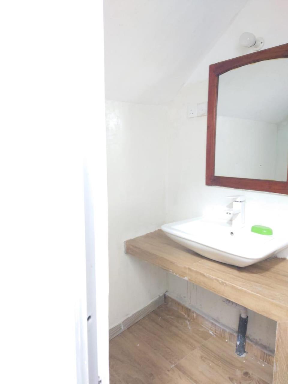 Windy Nest Apartment Ella Bagian luar foto